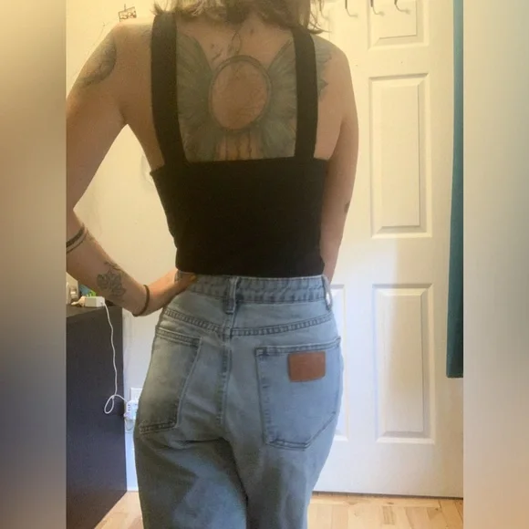 Body - Picture 2 of 4